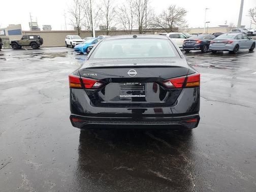 2025 Nissan Altima SV