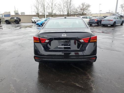 2025 Nissan Altima SV