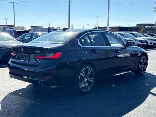 2019 BMW 330 i xDrive