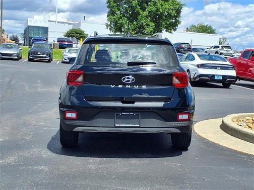 2024 Hyundai VENUE SEL