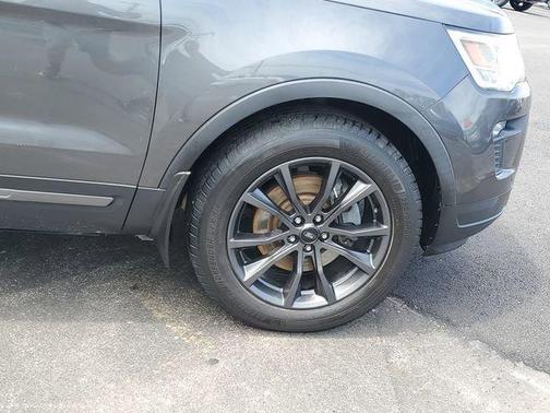 Magnetic Metallic 2019 Ford Explorer XLT