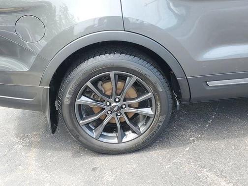 Magnetic Metallic 2019 Ford Explorer XLT