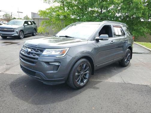 Magnetic Metallic 2019 Ford Explorer XLT