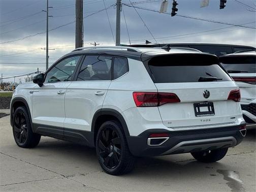 2024 Volkswagen Taos 1.5T SE