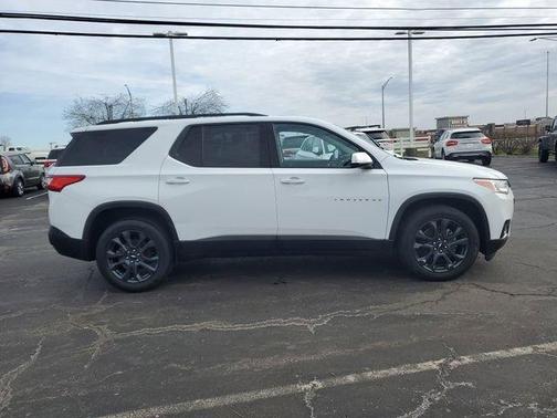 Summit White 2019 Chevrolet Traverse RS