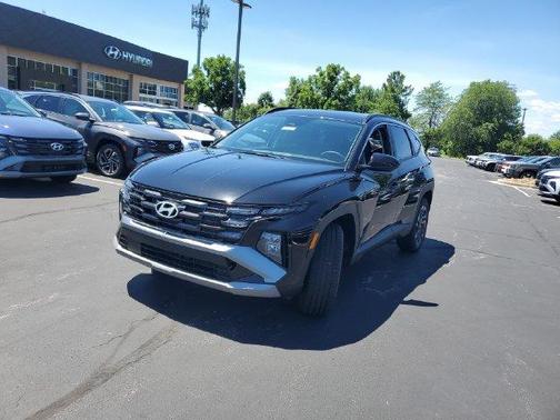 Phantom Black 2026 Hyundai TUCSON SEL