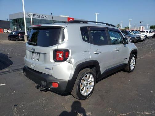 Glacier Metallic 2018 Jeep Renegade Latitude