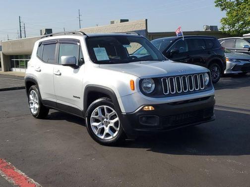 Glacier Metallic 2018 Jeep Renegade Latitude