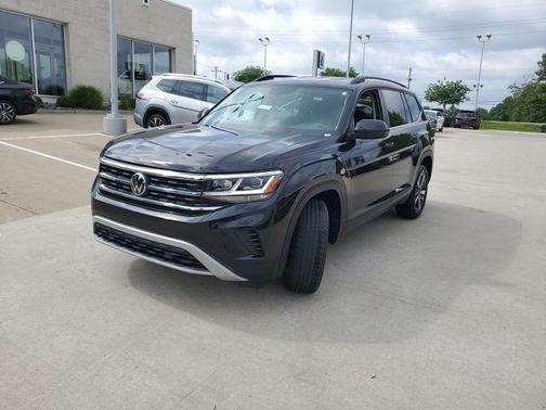 Deep Black Pearl Effect 2022 Volkswagen Atlas 2.0T SE