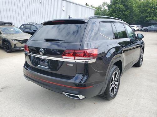 Deep Black Pearl Effect 2022 Volkswagen Atlas 2.0T SE
