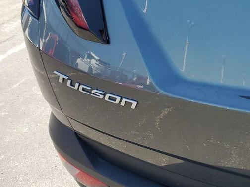 Amazon Gray 2023 Hyundai TUCSON Limited