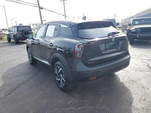 2025 Nissan Kicks SV