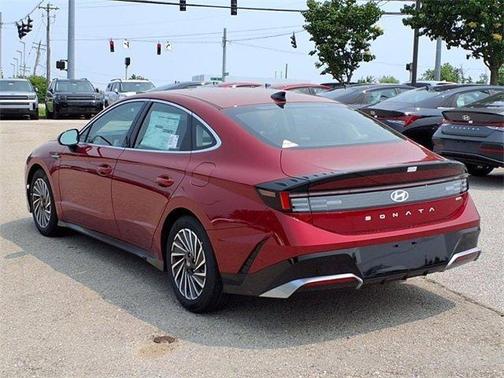 2025 Hyundai SONATA Hybrid SEL