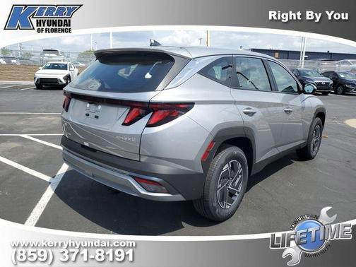 Shimmering Silver 2026 Hyundai TUCSON Hybrid Blue SE