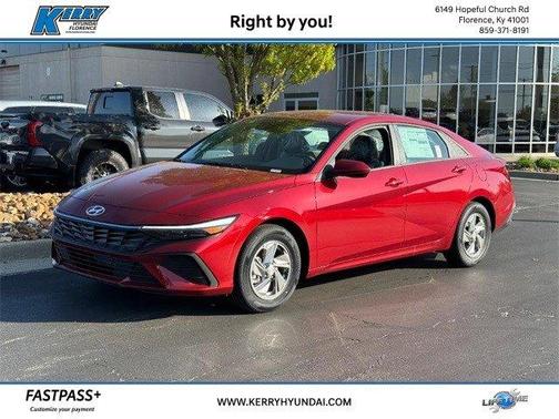 2025 Hyundai ELANTRA SE