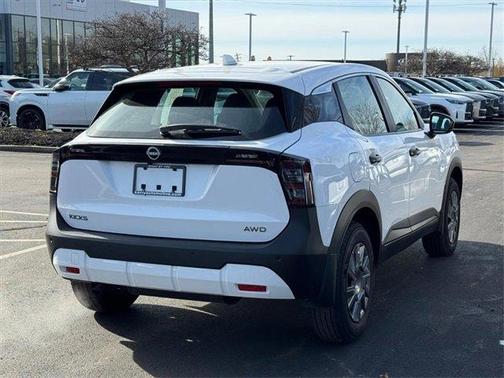 2025 Nissan Kicks S