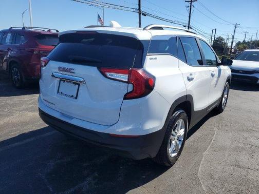 Summit White 2022 GMC Terrain SLE