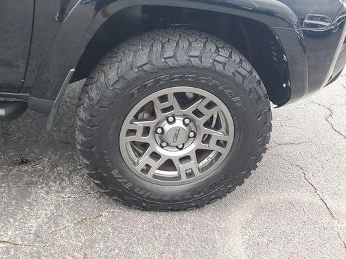 Midnight Black Metallic 2021 Toyota 4Runner Venture