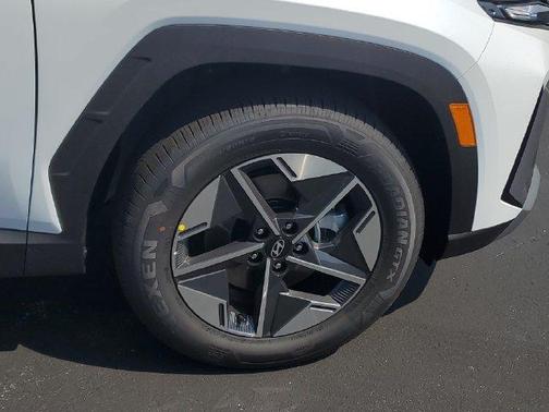 Pearl 2026 Hyundai TUCSON Plug-In Hybrid SEL
