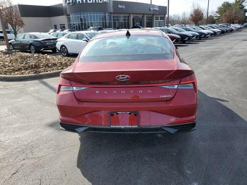 2023 Hyundai ELANTRA Limited