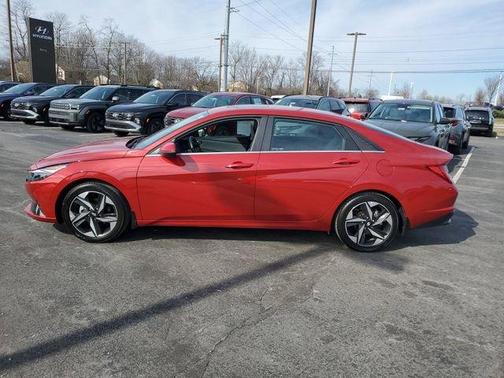 2023 Hyundai ELANTRA Limited