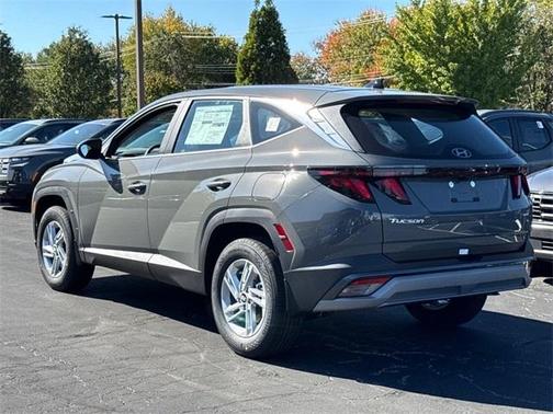 2026 Hyundai TUCSON SE