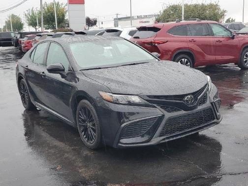 Midnight Black Metallic 2021 Toyota Camry SE Nightshade
