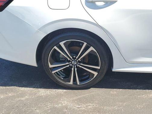 Aspen White 2023 Nissan Sentra SR