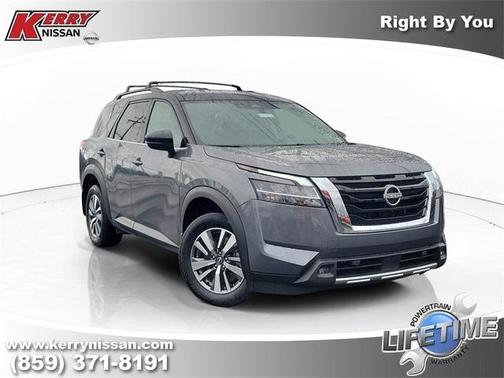 2024 Nissan Pathfinder SL