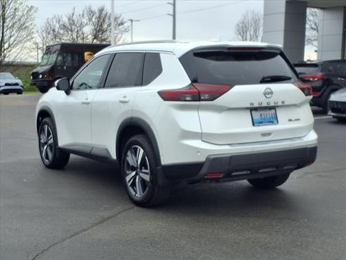 2024 Nissan Rogue SL