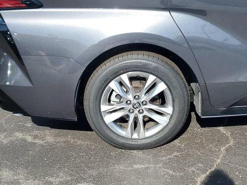 Cement 2025 Toyota Sienna Limited
