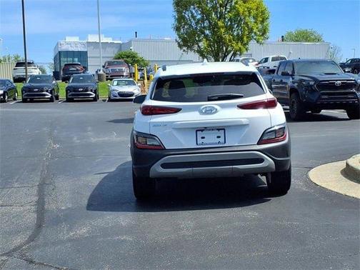 2022 Hyundai KONA SEL