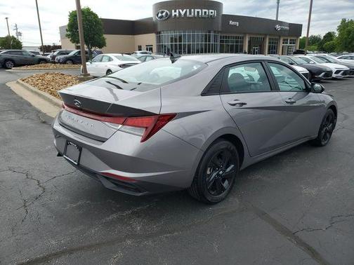 Metal 2023 Hyundai ELANTRA SEL