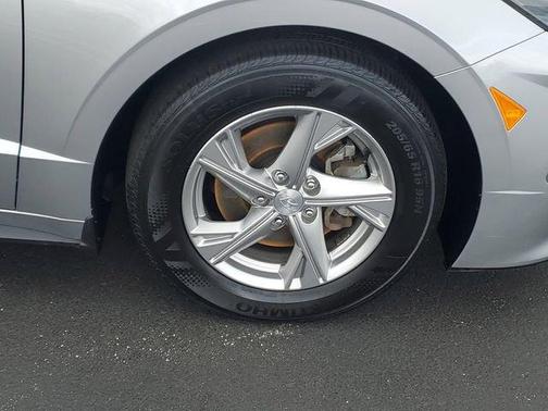 Shimmering Silver Pearl 2021 Hyundai SONATA SE