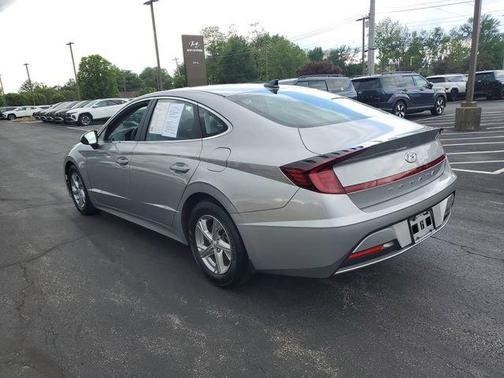 Shimmering Silver Pearl 2021 Hyundai SONATA SE