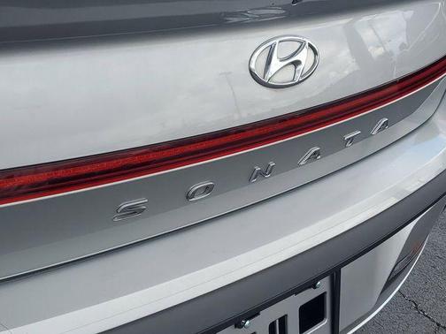 Shimmering Silver Pearl 2021 Hyundai SONATA SE