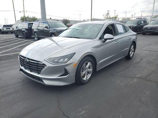 Shimmering Silver Pearl 2021 Hyundai SONATA SE