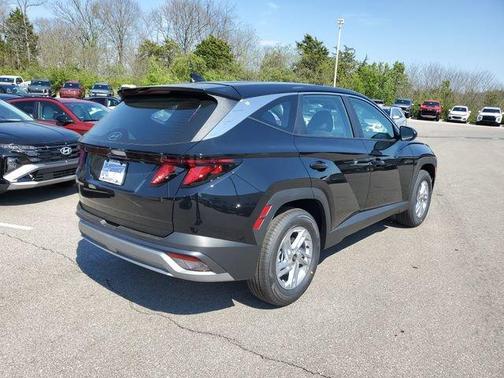 Phantom Black 2026 Hyundai TUCSON SE
