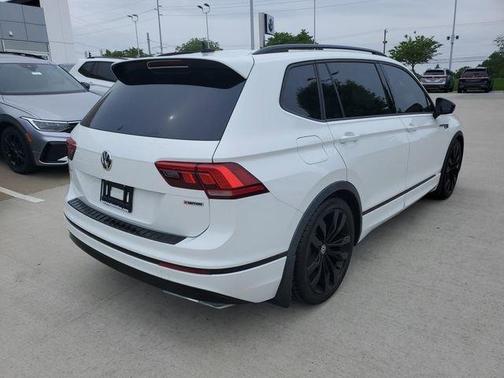 Pure White 2021 Volkswagen Tiguan 2.0T SE R-Line Black
