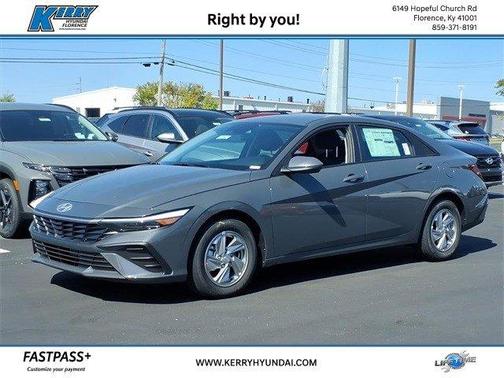 2025 Hyundai ELANTRA SE