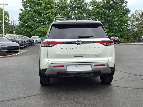 2024 Nissan Pathfinder Platinum