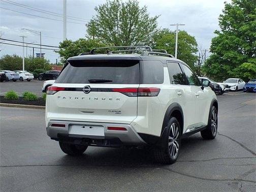 2024 Nissan Pathfinder Platinum