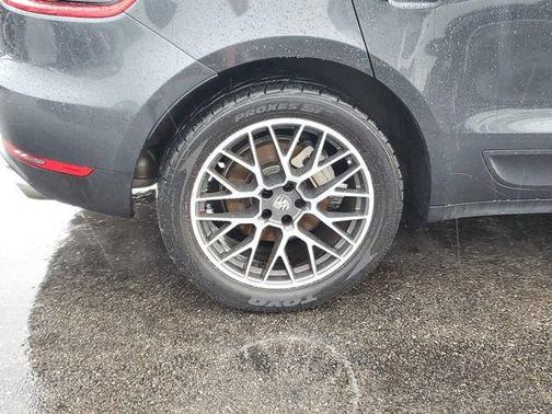 Volcano Grey Metallic 2017 Porsche Macan S