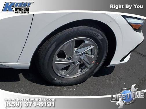 White 2026 Hyundai ELANTRA SE