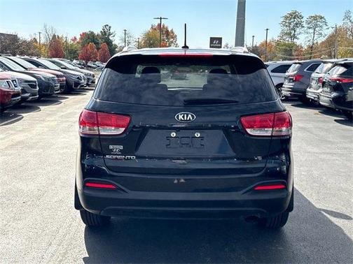 2018 Kia Sorento LX