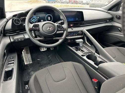 2025 Hyundai ELANTRA HEV SEL Sport