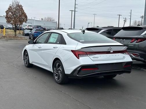 2025 Hyundai ELANTRA HEV SEL Sport
