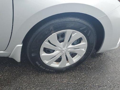 Brilliant Silver Metallic 2025 Nissan Versa S