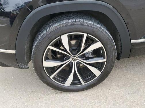 2024 Volkswagen Atlas Cross Sport 2.0T SEL Premium R-Line