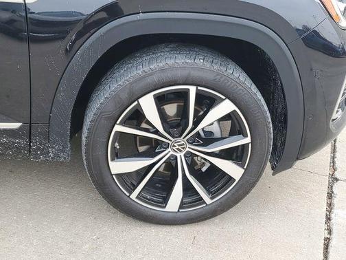 2024 Volkswagen Atlas Cross Sport 2.0T SEL Premium R-Line